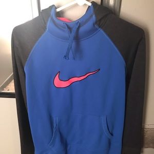 nike therma fit hoodie